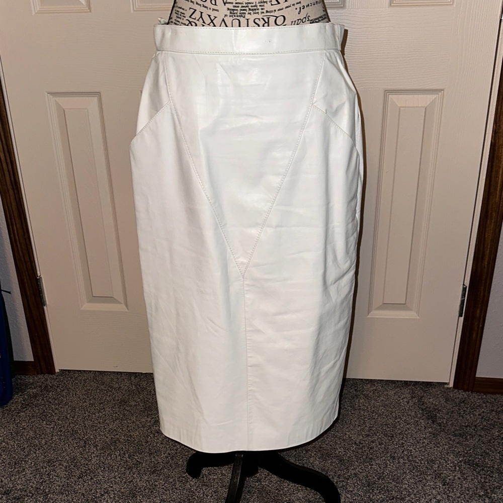 Elegant Vintage White Women's leather Skirt